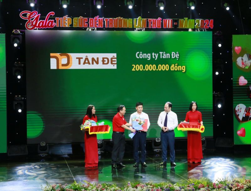 Ban Tổ chức chương tr&igrave;nh gala 