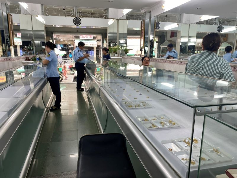 Kiểm tra nhiều doanh nghiệp kinh doanh vàng trên địa bàn TP. Hồ Chí Minh