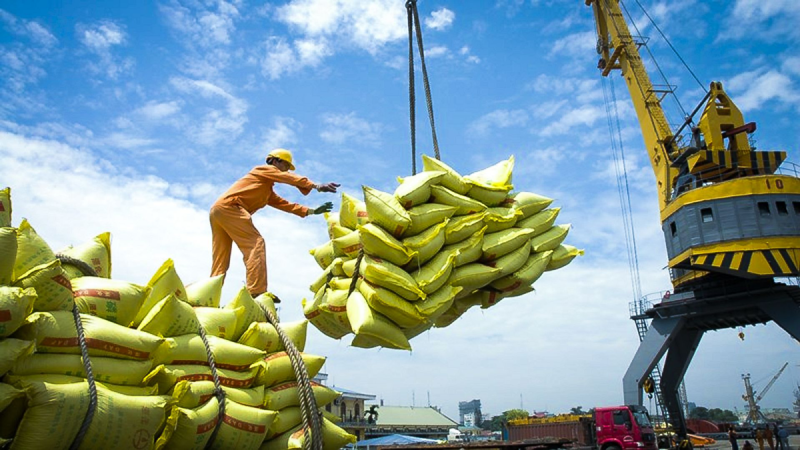 Gạo Việt Nam xuất khẩu sang các nước ASEAN.