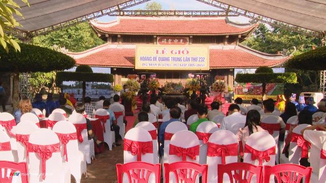 Lễ giỗ Hoàng đế Quang Trung lần thứ 232 được tổ chức trọng thể tại Đền thờ trên núi Dũng Quyết, một danh sơn của thành phố Vinh gắn liền với di tích Phượng Hoàng Trung Đô.