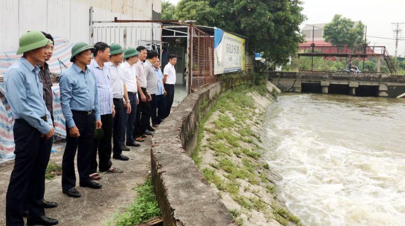 Lãnh đạo tỉnh Bắc Ninh đi kiểm tra công tác phòng chống cơn bão số 3.