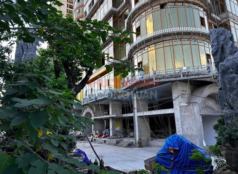 Dự án QMS Top Tower nhìn chếch từ phía cầu Mỗ Lao Dự án QMS Top Tower nhìn chếch từ phía cầu Mỗ Lao