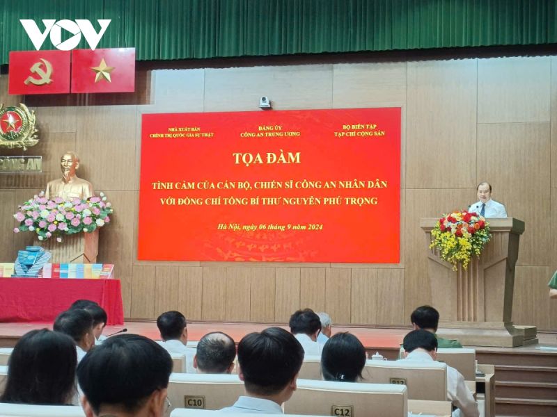 Tổng Biên tập Tạp chí Cộng sản Lê Hải Bình phát biểu tại toạ đàm