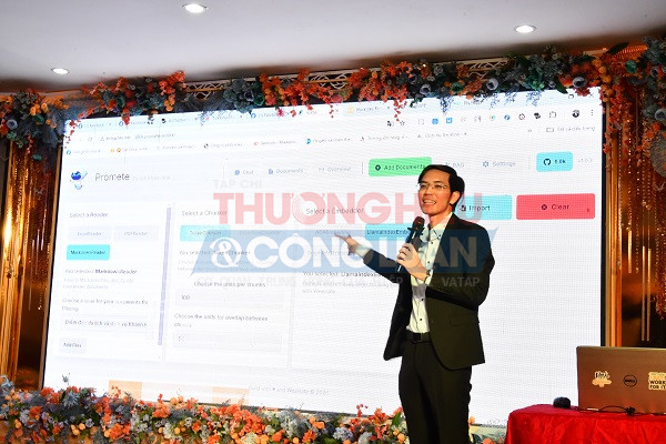 Phó giáo sư, Tiến sĩ Nguyễn Hưu Huân giới thiệu Giải pháp ChatBot AI ứng dụng trong tư vấn thông tin, giới thiệu sản phẩm.