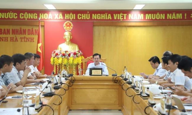 Phó chủ tịch UBND tỉnh Hà Tĩnh Trần Báu Hà làm việc với Tổng Công ty Truyền tải điện Quốc gia về việc di dời đường dây 220kV, 500kV.