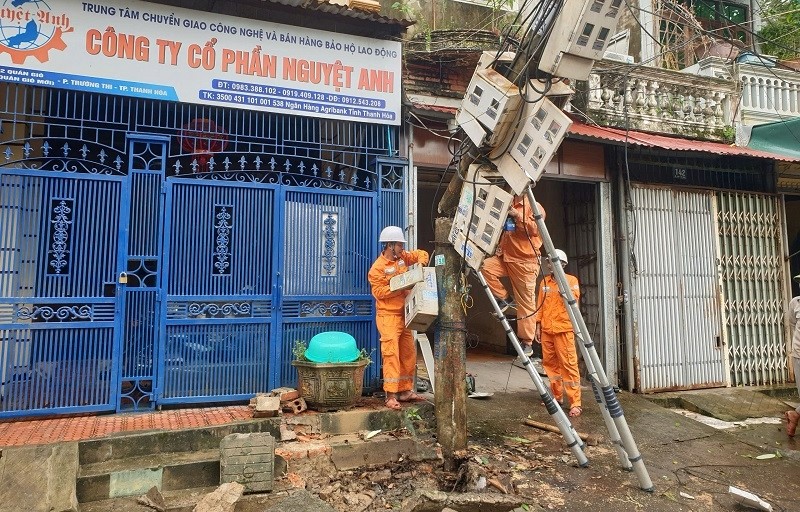 Công ty Điện lực Thanh Hóa tập trung khắc phục sự cố về điện do bão số 3 gây ra