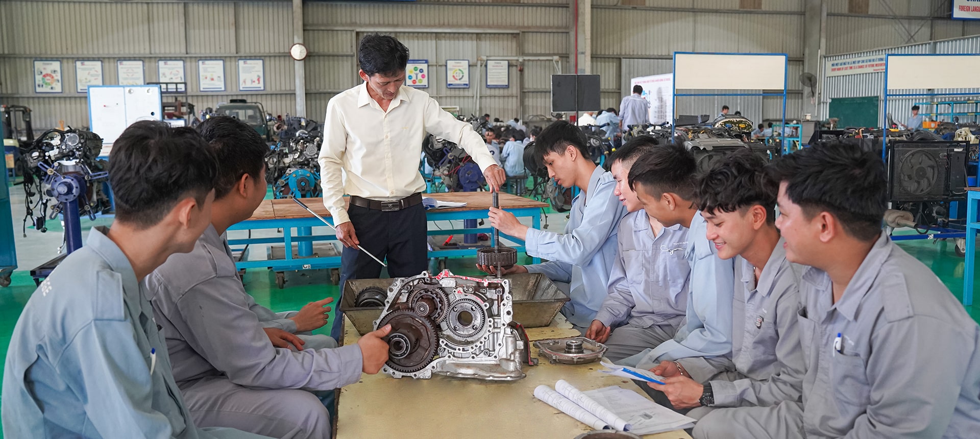 Gắn kết nhà trường và doanh nghiệp trong đào tạo nguồn nhân lực