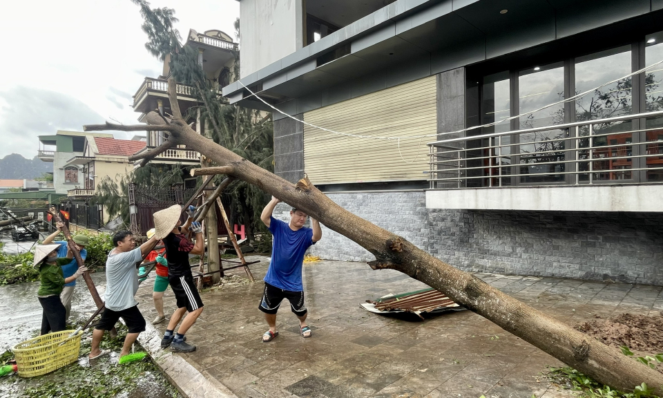Hỗ trợ 100 tỷ đồng cho 5 địa phương khắc phục hậu quả bão số 3