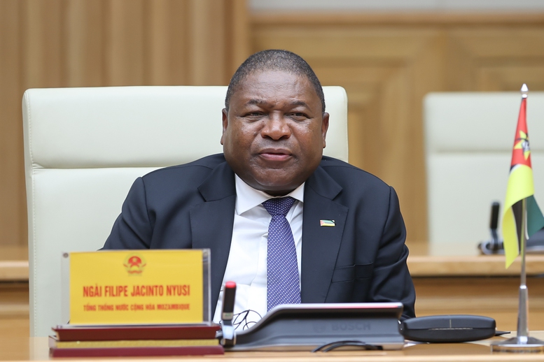 Tổng thống Mozambique chúc mừng những thành tựu phát triển vượt bậc của Việt Nam về ổn định chính trị, xã hội, tăng trưởng kinh tế và nâng cao vị thế trên trường quốc tế - Ảnh: VGP/Nhật Bắc