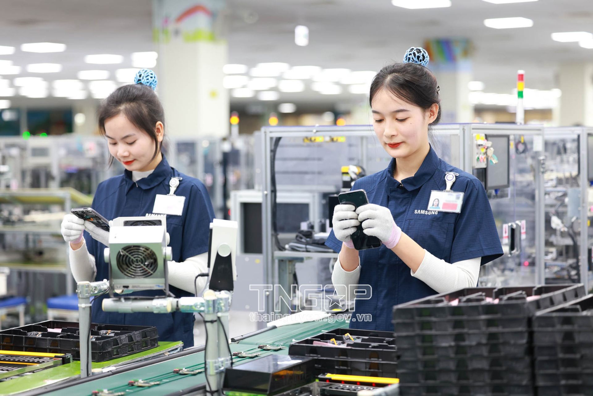 Sản xuất điện thoại tại Nhà máy Samsung Thái Nguyên (Ảnh: thainguyen.gov.vn)