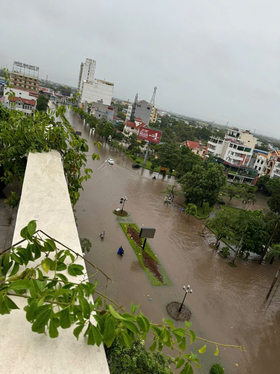 mưa lớn, gây ngập cục bộ