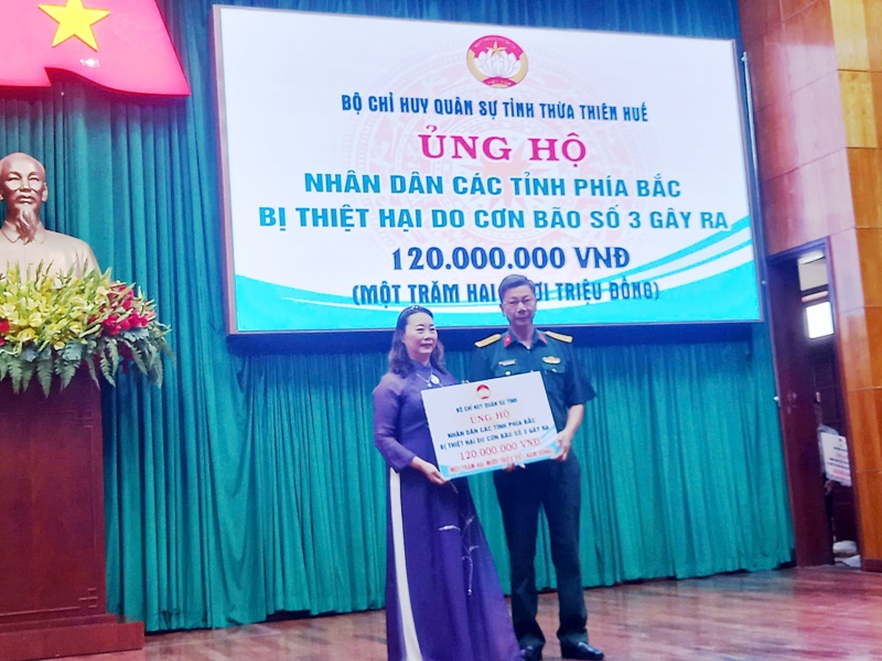 Thừa Thiên Huế- Gần 3 tỷ đồng (đợt 1) cứu trợ nạn nhân lũ lụt các tỉnh phía bắc