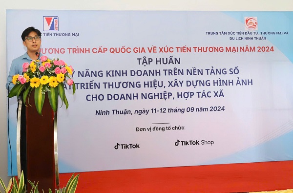 2. Ông Nguyễn Thành Dương Phó Giám đốc phụ trách Trung tâm Ứng dụng công nghệ thông tin và chuyển đổi số trong Xúc tiến thương mại, Cục Xúc tiến thương mại phát biểu