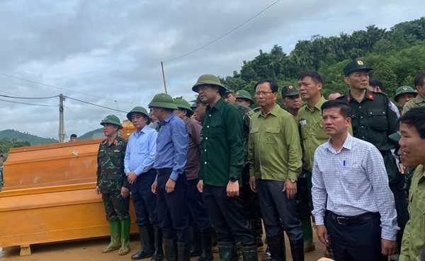 Ủy viên Bộ Chính trị, Chủ nhiệm Ủy ban Kiểm tra TƯ Trần Cẩm Tú đến trực tiếp hiện trường