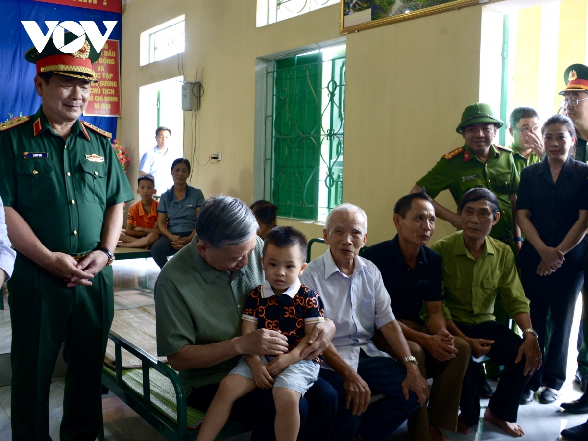 Tổng Bí thư, Chủ tịch nước Tô Lâm thăm hỏi, động viên người dân