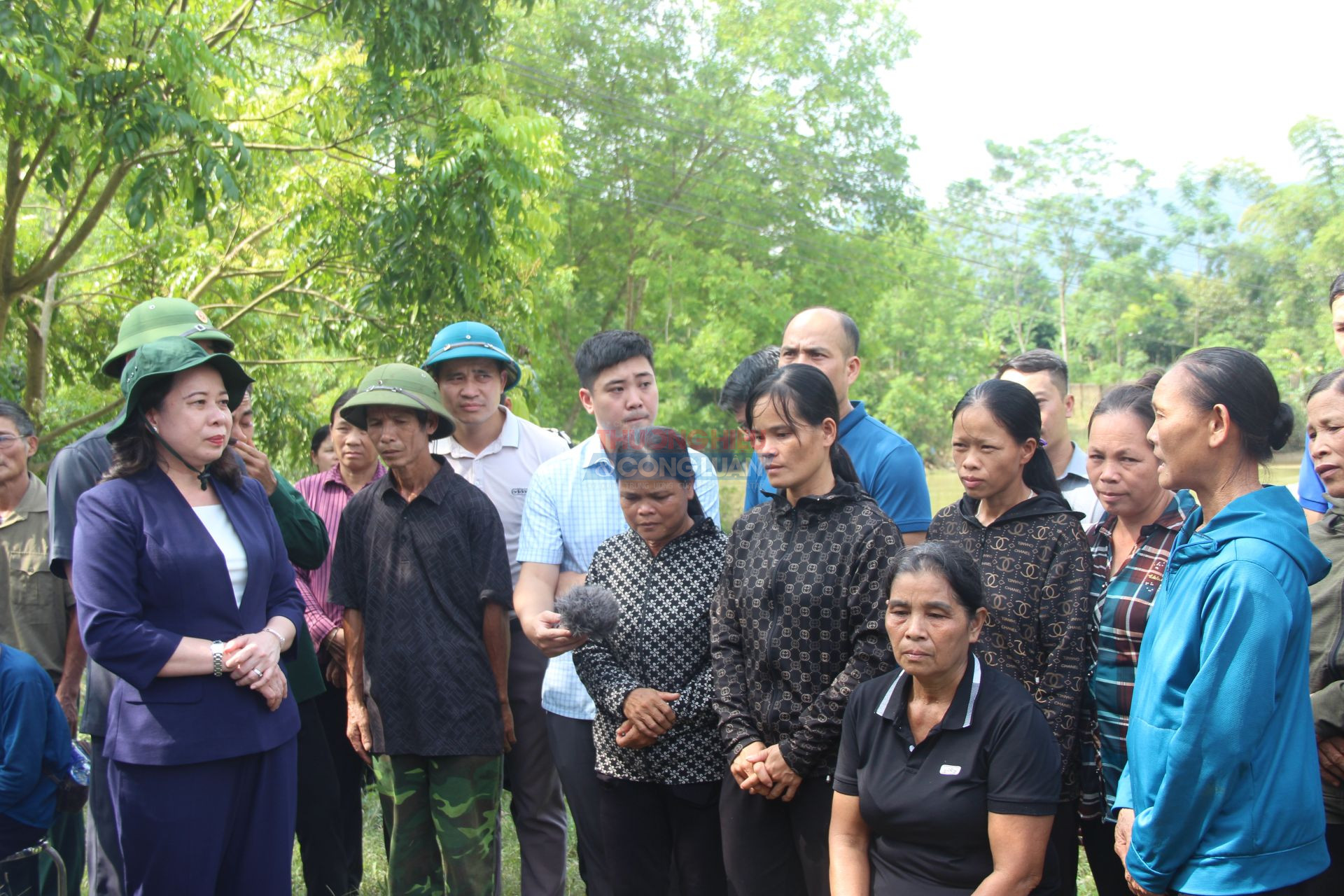 Phó Chủ tịch nước Võ Thị Ánh Xuân thăm hỏi bà con nhân dân bị ảnh hưởng bởi bão số 3 tại huyện Hữu Lũng, tỉnh Lạng Sơn