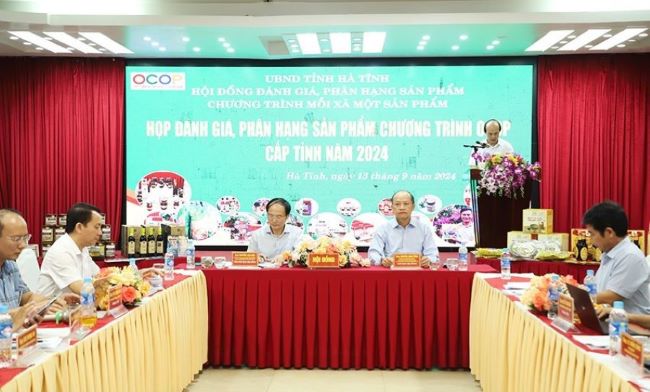 Các đại biểu tham dự hội nghị.