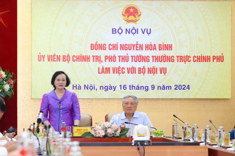 Bộ trưởng Bộ Nội vụ Phạm Thị Thanh Trà cho biết, từ đầu nhiệm kỳ đến nay, Bộ Nội vụ đã hoàn thành khối lượng công việc rất lớn, hết sức nặng nề - Ảnh: VGP/Nguyễn Hoàng