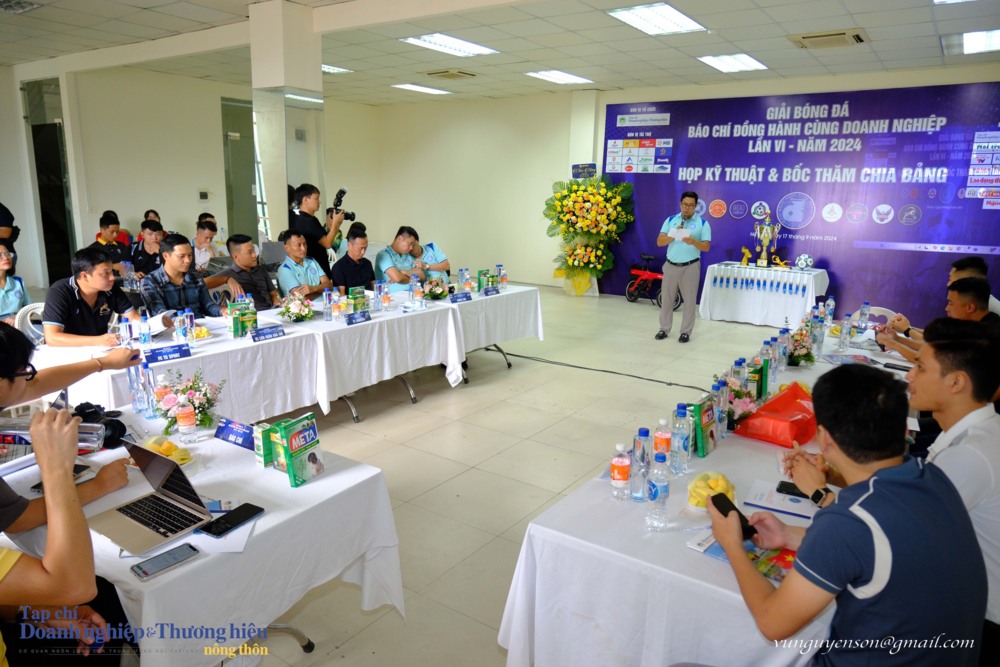 Toàn cảnh buổi Họp kỹ thuật và bốc thăm chia bảng giải bóng đá “Báo chí đồng hành cùng doanh nghiệp” lần VI – năm 2024