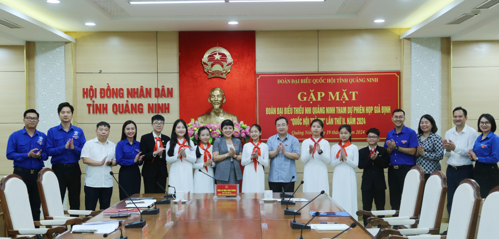 Đoàn ĐBQH tỉnh Quảng Ninh gặp mặt Đoàn Đại biểu thiếu nhi tham dự phiên họp giả định “Quốc hội trẻ em”