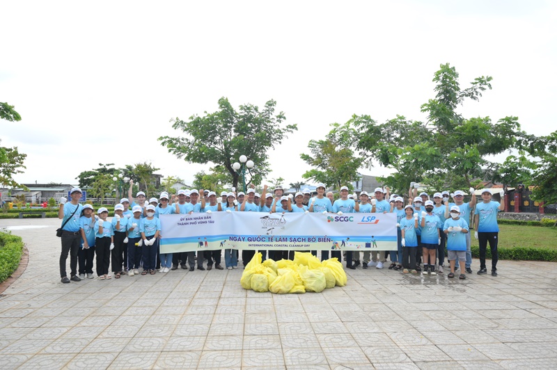 Các tình nguyện viên tham gia sự kiện