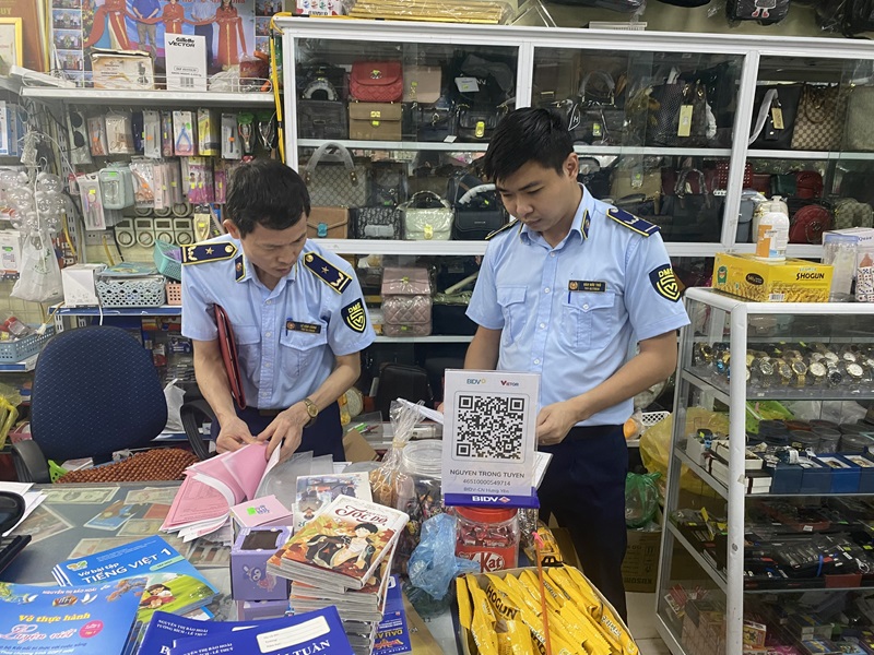 Hưng Yên: Xử lý hộ kinh doanh đồ chơi trẻ em không có dấu hợp quy