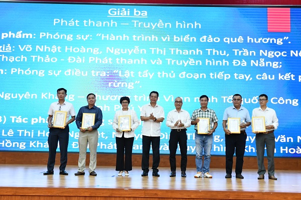 Trao Giải Ba