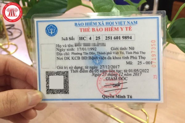 Thủ tục gia hạn thẻ BHYT theo hộ gia đình được thực hiện như thế nào?