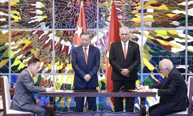 Sau hội đàm của hai nhà lãnh đạo, Việt Nam - Cuba ký nhiều văn kiện hợp tác