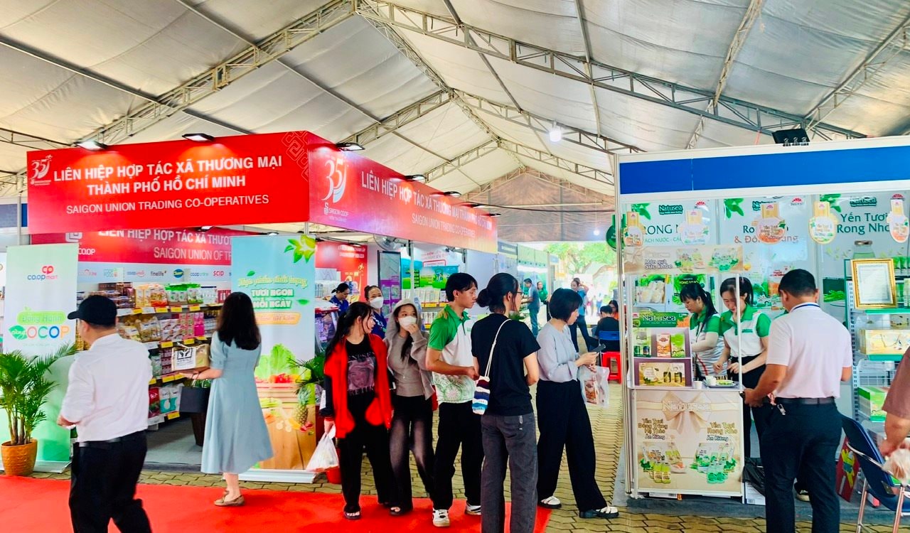 TP. Hồ Chí Minh tăng cường hợp tác kiểm soát chất lượng hàng hóa qua “tick xanh trách nhiệm”