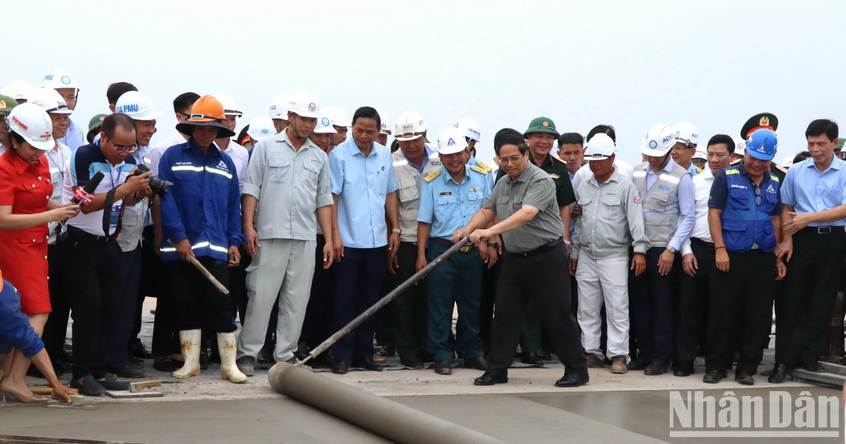 [Ảnh] Thủ tướng Phạm Minh Chính kiểm tra tiến độ sân bay Long Thành