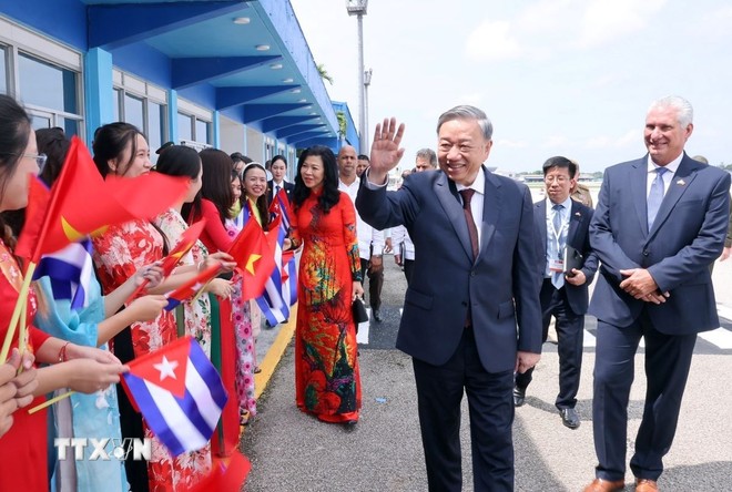 Lễ tiễn Tổng Bí thư, Chủ tịch nước Tô Lâm và Phu nhân tại Sân bay quốc tế Jose Marti ở thủ đô La Habana. (Ảnh: Lâm Khánh/TTXVN)