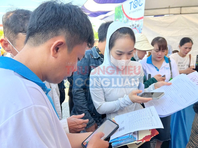 Sôi nổi ngày hội việc làm cho quân nhân xuất ngũ, người lao động tại quận Liên Chiểu 2024