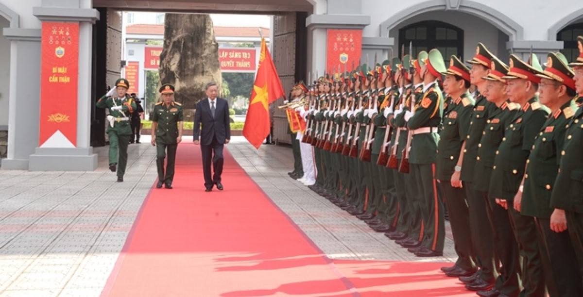 Xây dựng thế trận tình báo vững chắc, linh hoạt theo tinh thần "7 dám", luôn "kiên quyết, kiên trì, kiên định"