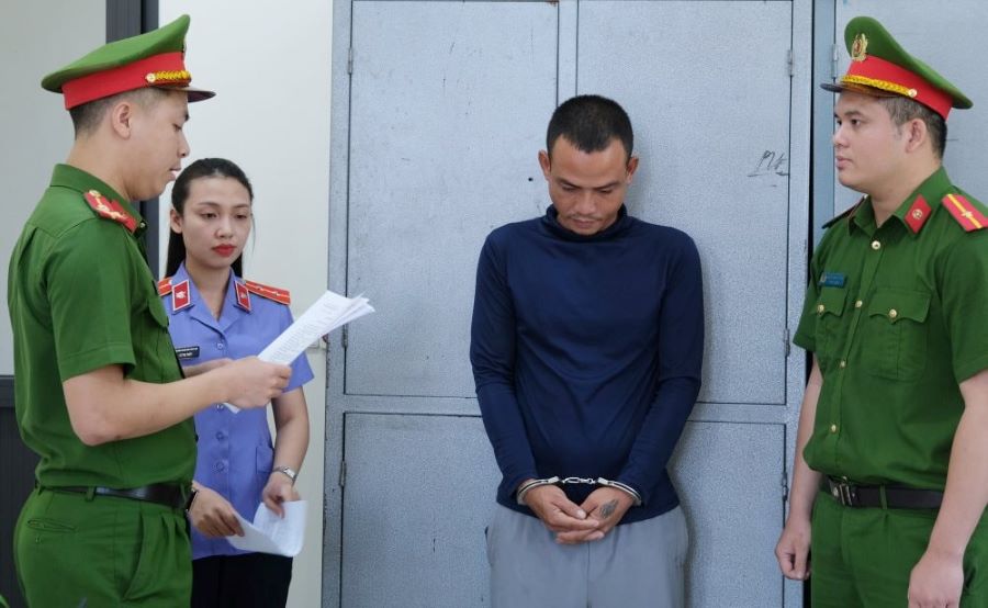 Khởi tố, bắt giam đối tượng tấn công CSGT đang làm nhiệm vụ