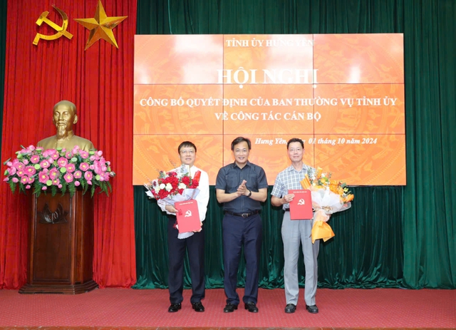 Bí thư huyện ủy thôi việc theo nguyện vọng; chỉ định giám đốc sở giữ chức vụ mới