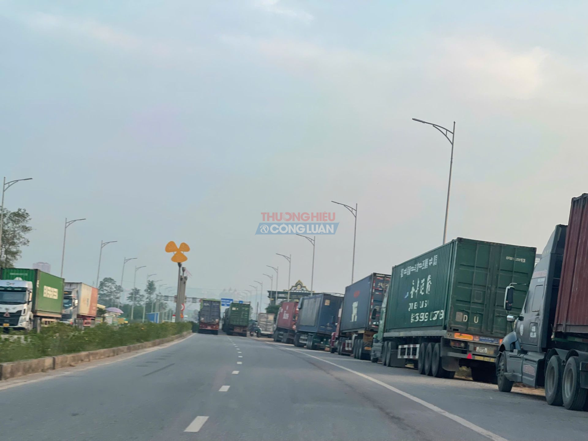 Móng Cái: Hơn 1,3 triệu tấn hàng hóa XNK qua các cửa khẩu, lối mở trong 9 tháng đầu năm 2024