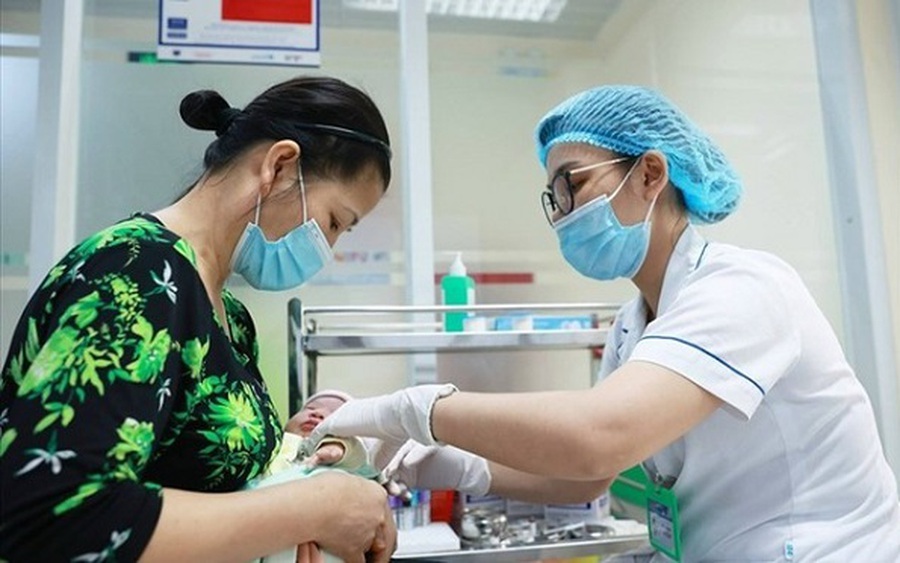 Bộ Y tế đang khẩn trương hoàn thiện hồ sơ dự thảo nghị định về phụ cấp theo nghề