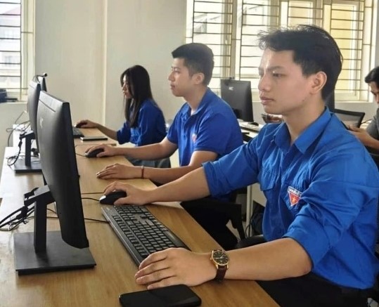 Sinh viên Trường Đại học Hồng Đức tham gia cuộc thi.