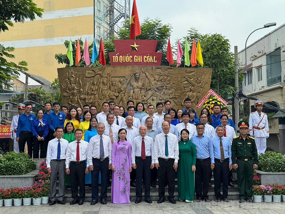 Lãnh đạo TP. Hồ Chí Minh dâng hương, dâng hoa tưởng niệm liệt sĩ Nguyễn Văn Trỗi