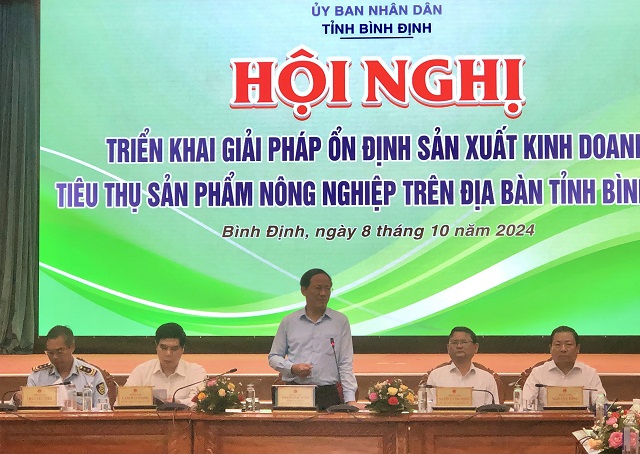 Bàn chủ tọa Hội nghị. Ảnh: Viết Hiền.