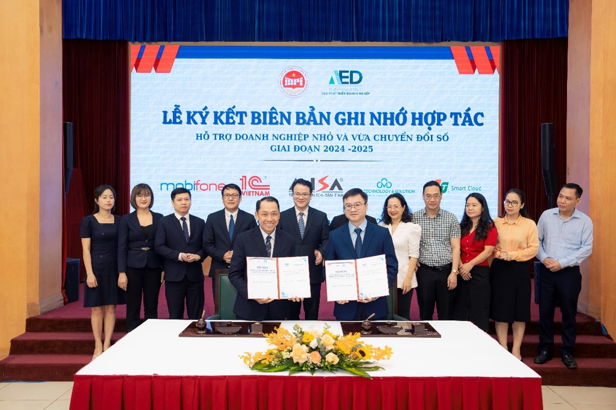 MobiFone ký kết thỏa thuận hợp tác thúc đẩy chuyển đổi số doanh nghiệp nhỏ và vừa tại Việt Nam