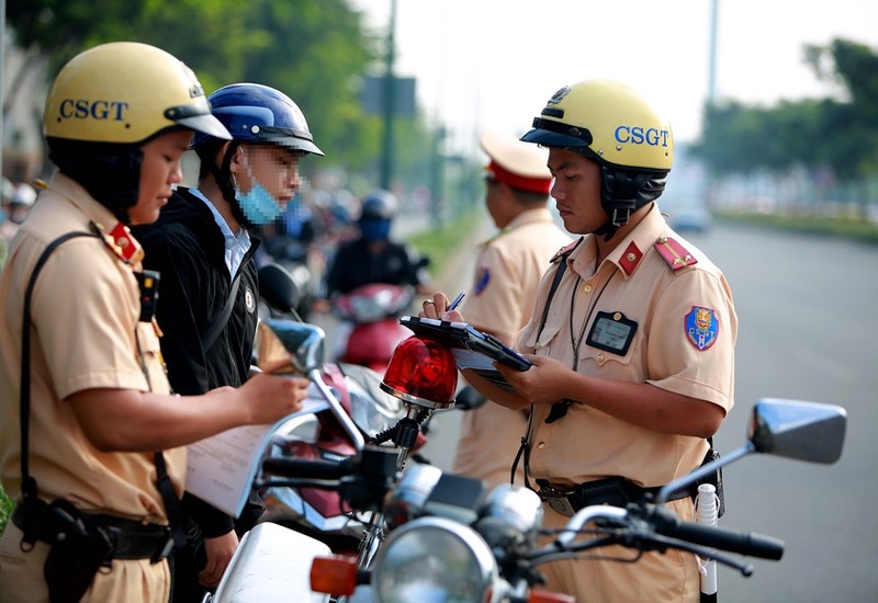 Trong 9 tháng, lực lượng chức năng đã tước hơn 2,5 ngàn giấy phép lái xe đối với các trường hợp vi phạm giao thông