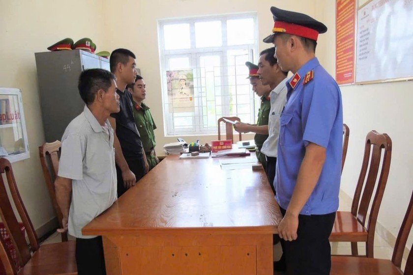 Mâu thuẫn trong đám giỗ, cháu chém chú họ trọng thương