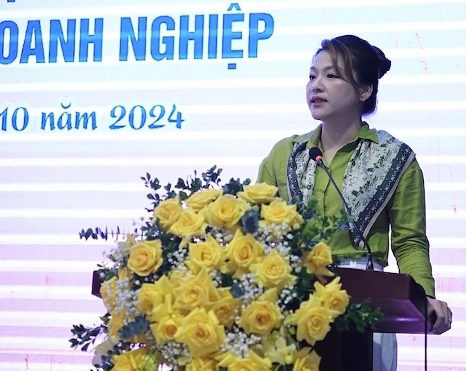 Bà Nguyễn Thị Hồng Liên, Phó Chủ tịch HHDNN phát biểu khai mạc hội thảo.