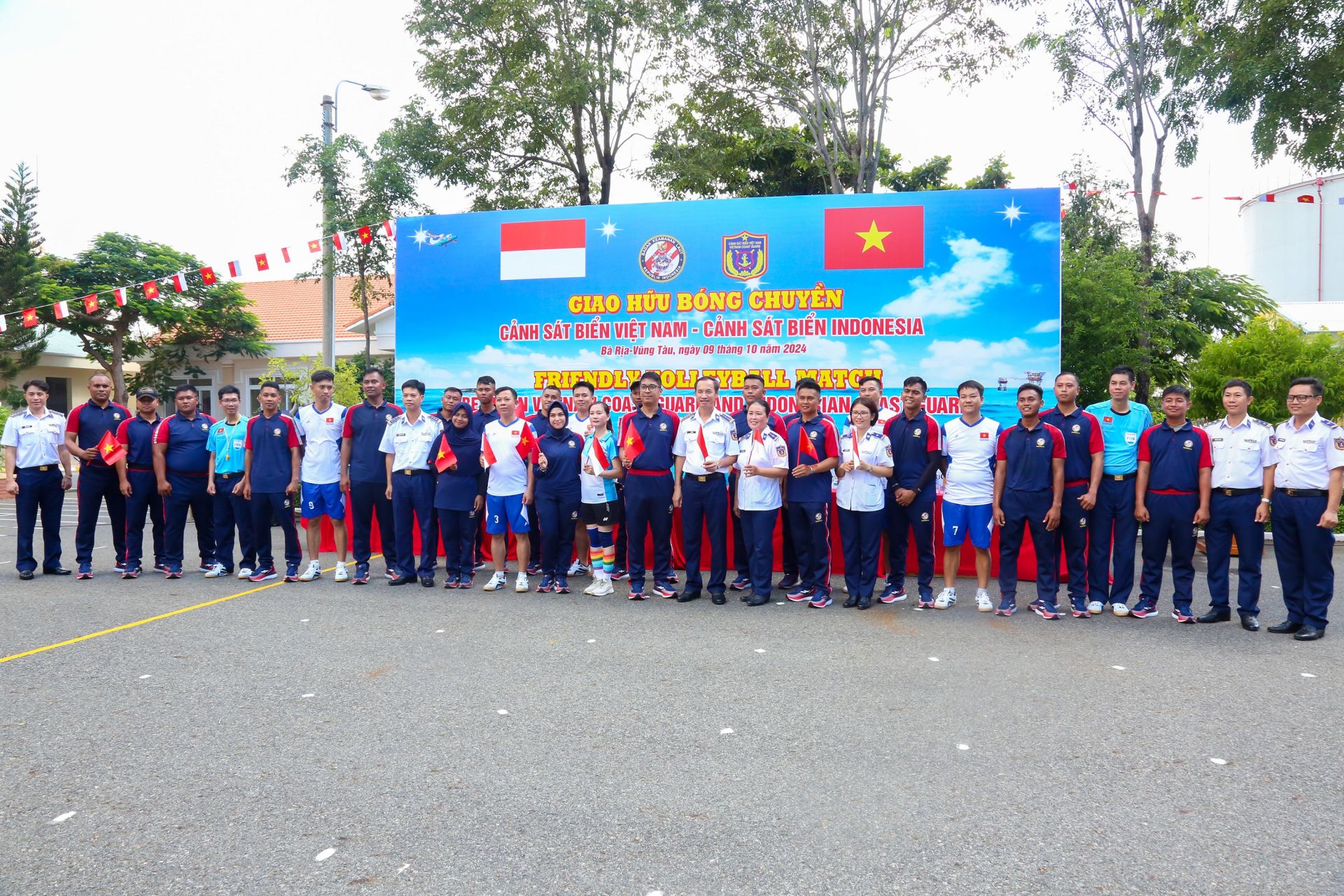 Cảnh sát biển Việt Nam - Indonesia giao hữu bóng chuyền