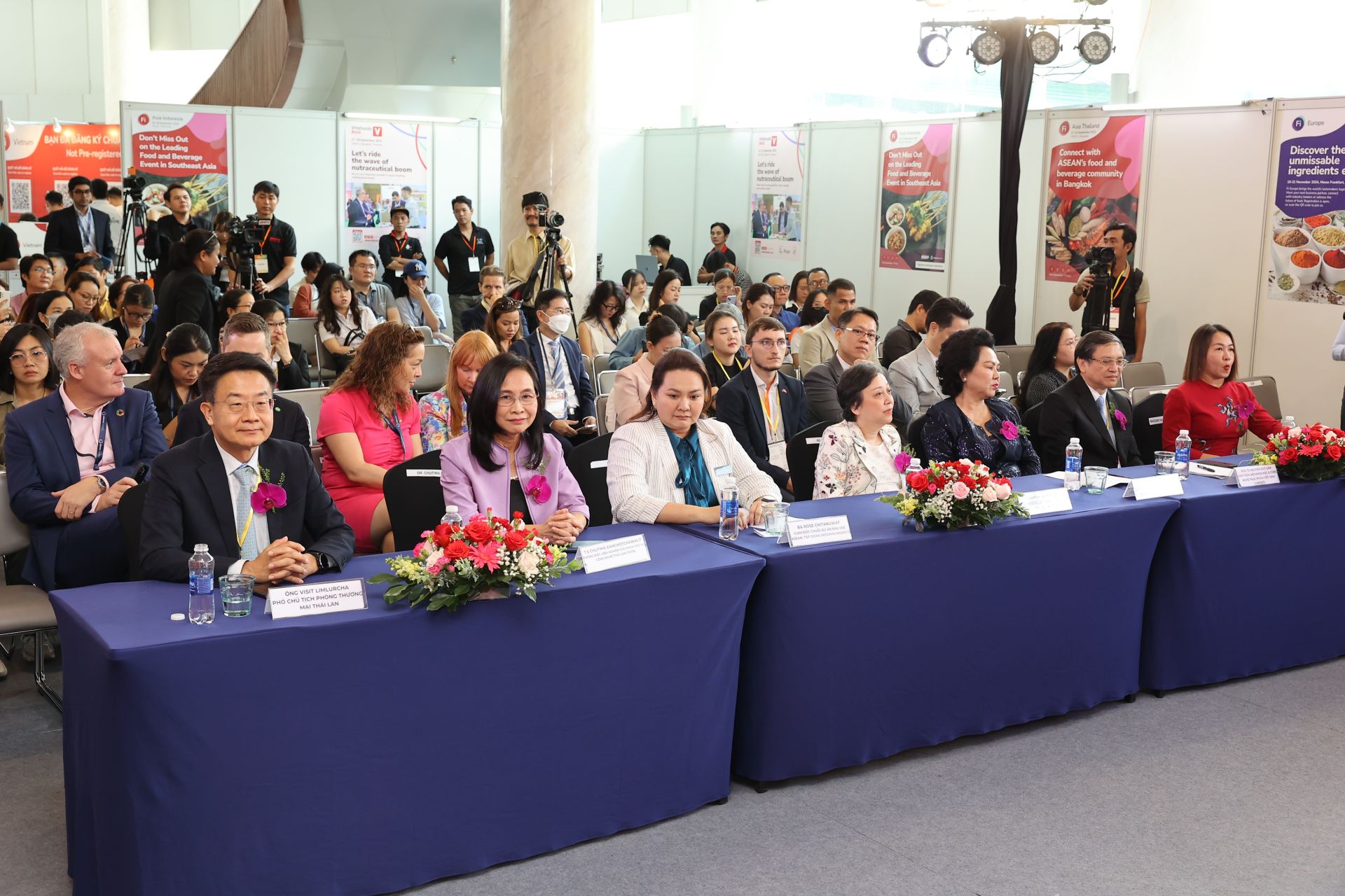 Toàn cảnh khai mạc Triển lãm nguyên liệu ngành thực phẩm và đồ uống hàng đầu tại Việt Nam