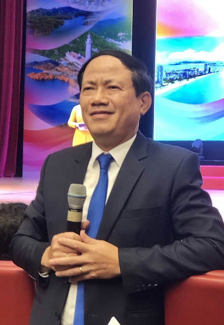 Ông Dương Ngọc Hải và ông Phạm Anh Tuấn trả lời những câu hỏi của các DN. Ảnh: V.H Ông Dương Ngọc Hải và ông Phạm Anh Tuấn trả lời những câu hỏi của các DN. Ảnh: V.H