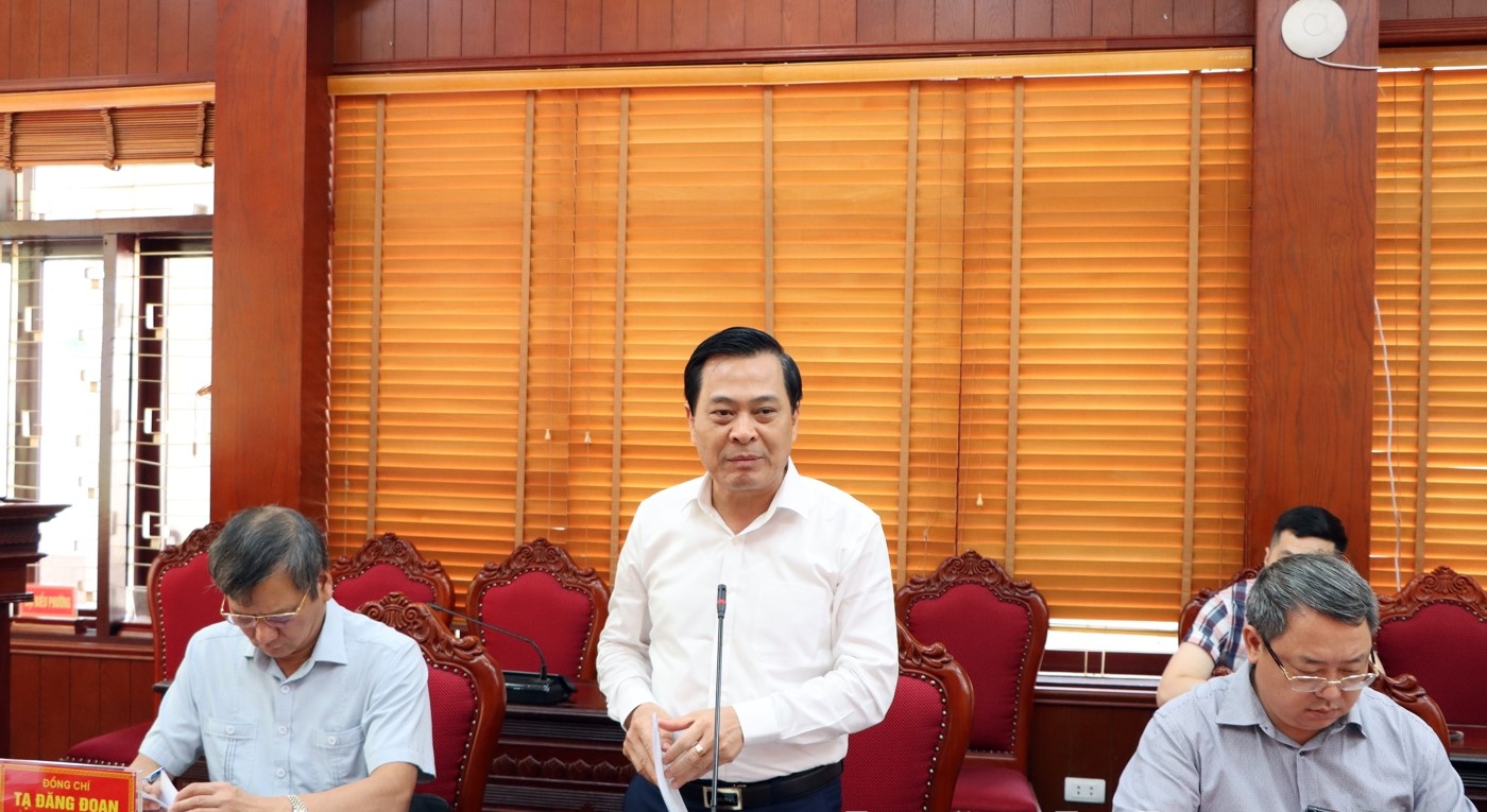 Chủ tịch UBND thành phố Bắc Ninh Nguyễn Mạnh Hiếu báo cáo tình hình thực hiện GPMB dự án. Chủ tịch UBND thành phố Bắc Ninh Nguyễn Mạnh Hiếu báo cáo tình hình thực hiện GPMB dự án.