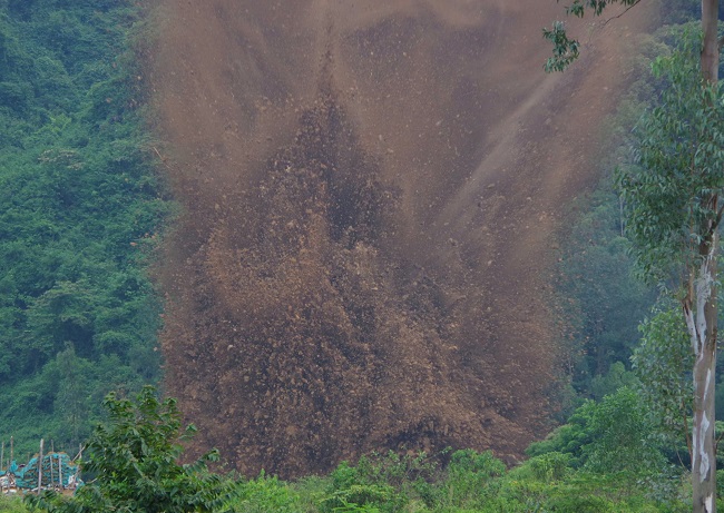 Quả bom đã được hủy nổ đảm bảo an toàn.